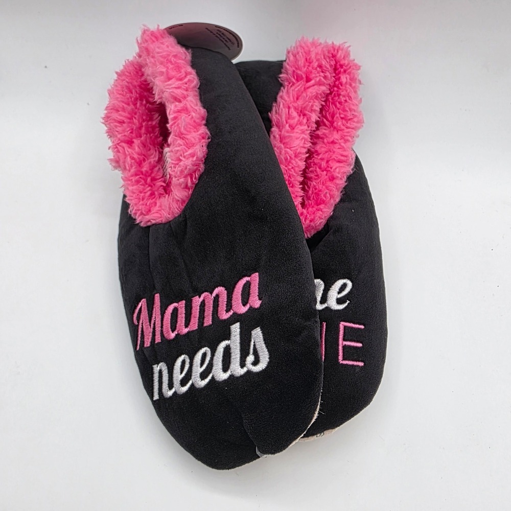 Snoozies Mama Needs Some Wine Slipper Socks Black Pink Sherpa Lined Large 9/10